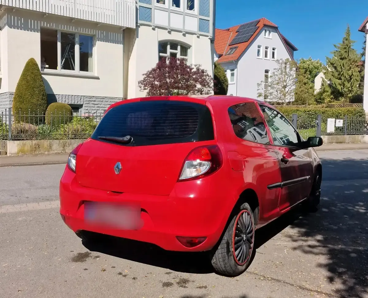 Gebraucht Renault Clio IV 75 PS (55 kW) 2012 Rot Limousine