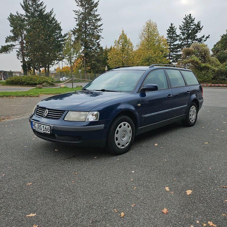 Blau Gebraucht 1998 VW Passat Kombi | 2.499 € (Teuer) - Bild 1/4