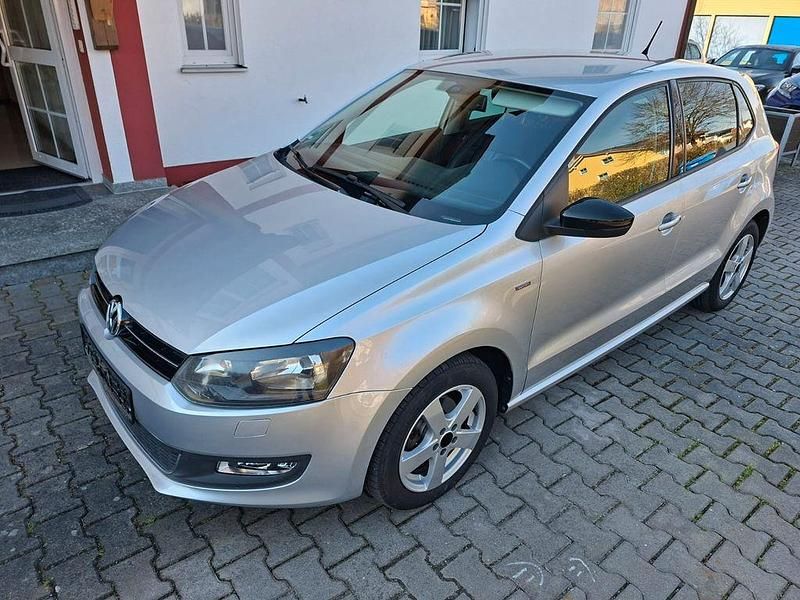 Usado VW Polo Match 90 HP (66 kW) 2013 Prateado Citadino