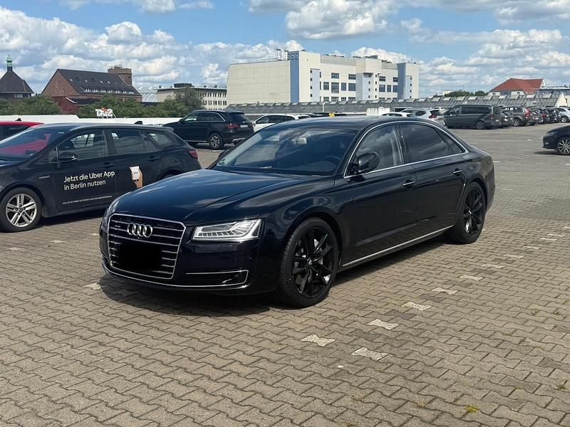 Schwarz Gebraucht 2015 Audi A8L Limousine | 29.000 € (Teuer) - Bild 1/4