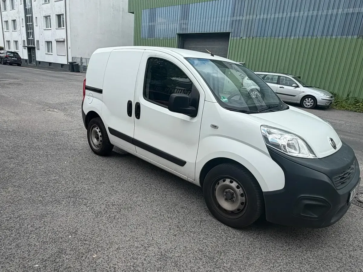 Gebraucht Fiat Fiorino 77 PS (56 kW) 2019 Weiß Van / Kleinbus