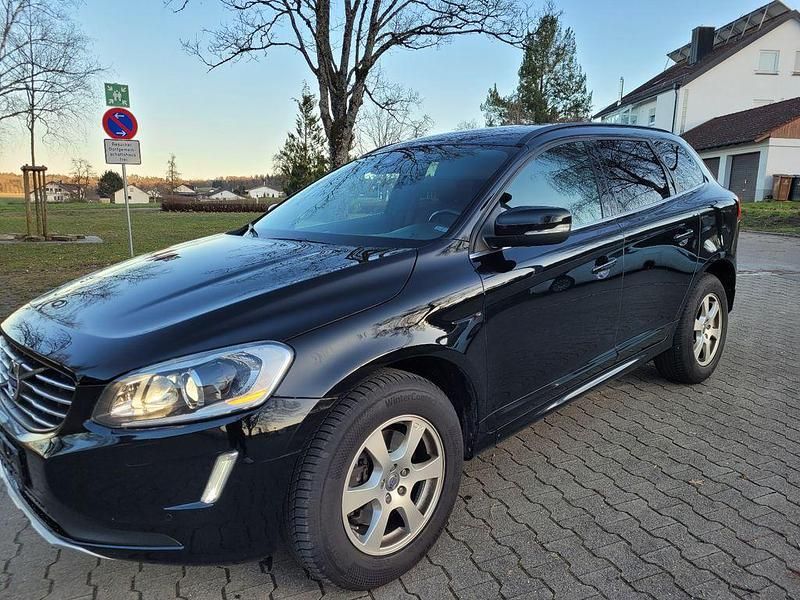 Gebraucht Volvo XC60 Momentum 181 PS (133 kW) 2014 Schwarz SUV