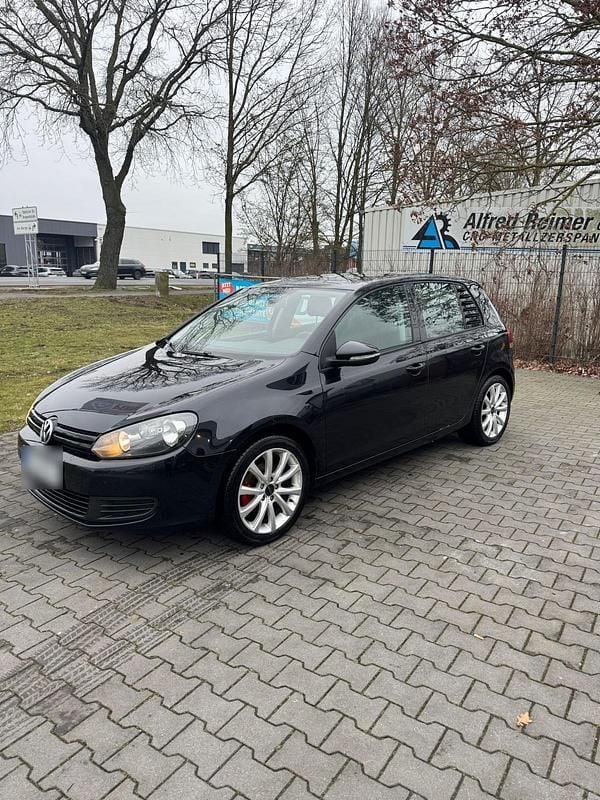 Gebraucht VW Golf VI 105 PS (77 kW) 2011 Schwarz Kleinwagen