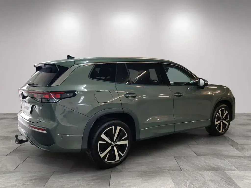 Gebraucht VW Tayron Elegance 150 PS (110 kW) 2025 Grün SUV