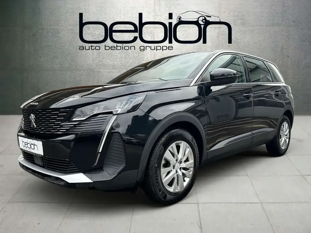 Gebraucht Peugeot 5008 Active 131 PS (96 kW) 2023 Schwarz SUV