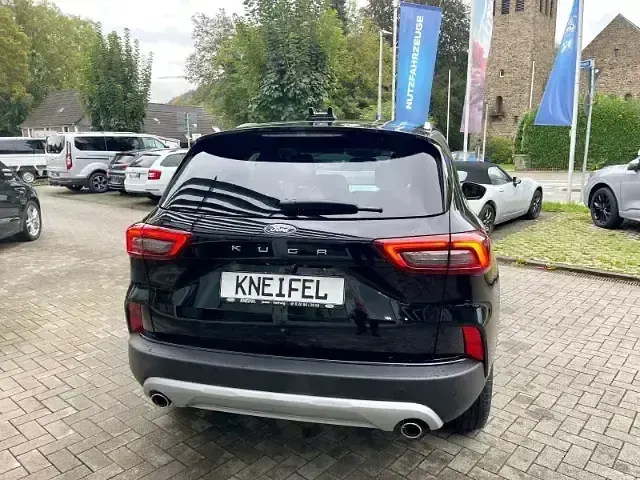 Gebraucht Ford Kuga Titanium 186 PS (136 kW) 2024 Schwarz SUV