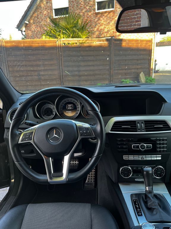 Schwarz Gebraucht 2012 Mercedes C200 AMG Limousine | 8.450 € (Fairer Preis) - Bild 1/4
