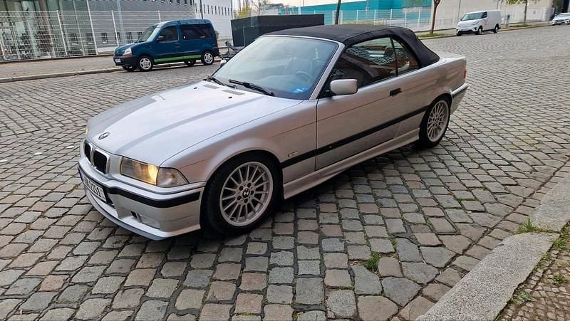 Silber Gebraucht 1999 BMW 318 Cabriolet M Sport Cabrio | 7.000 € (Teuer) - Bild 1/4