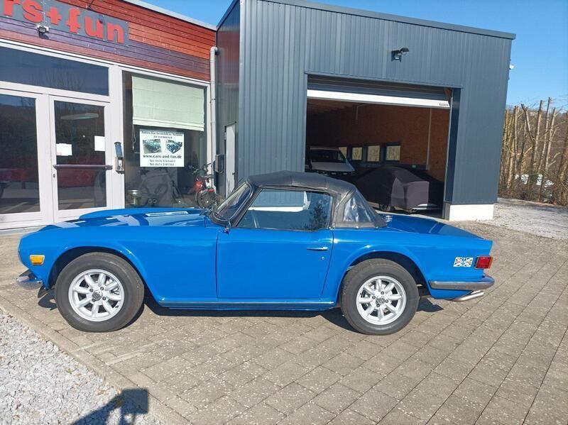 Blau Gebraucht 1974 Triumph TR6 Cabrio | 29.500 € - Bild 1/4