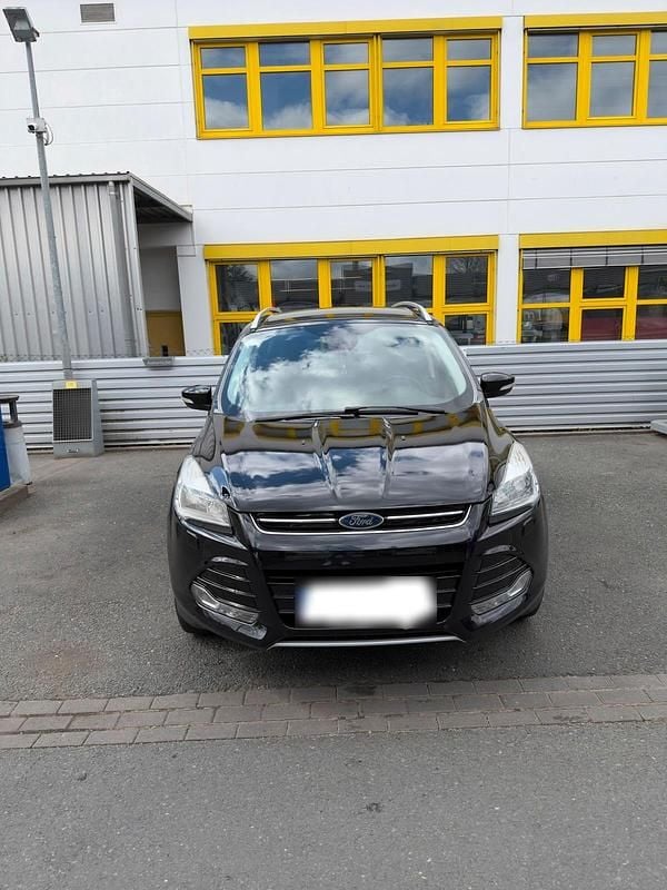 Usado Ford Kuga SYNC Edition 179 HP (131 kW) 2016 Preto SUV