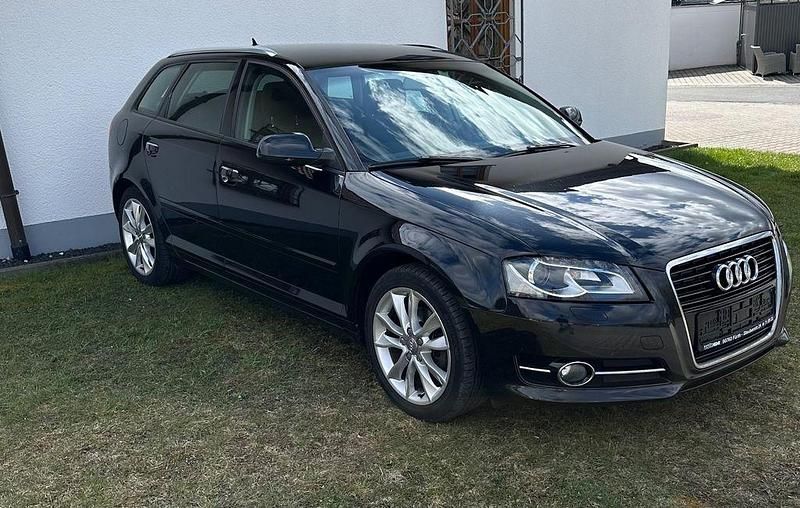 Gebraucht Audi A3 Attraction 140 PS (102 kW) 2012 Schwarz Kleinwagen