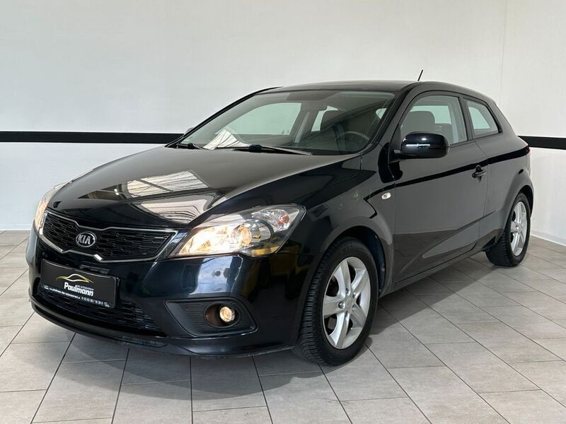 Schwarz Gebraucht 2013 Kia ProCeed Edition 7 Kleinwagen | 8.697 € (Etwas zu teuer) - Bild 1/4