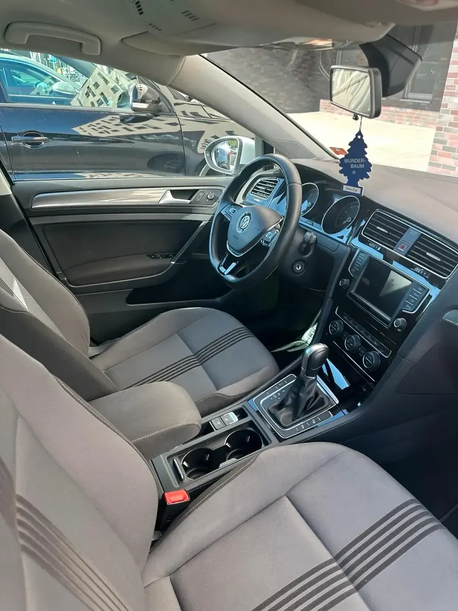 Gebraucht VW Golf VII 110 PS (80 kW) 2017 Silber Limousine