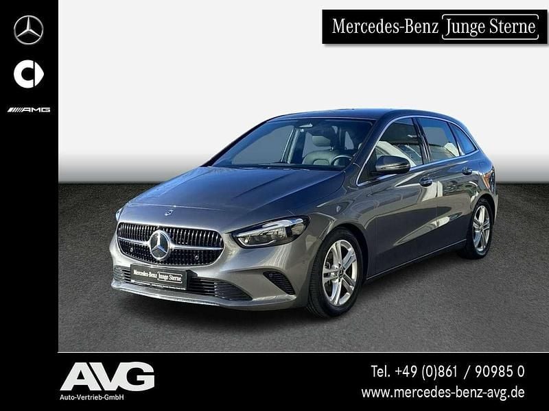 Grau Gebraucht 2024 Mercedes B180 Progressive Van / Kleinbus | 28.800 € (Guter Preis) - Bild 1/4