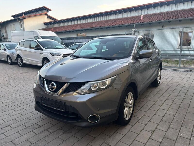 Grau Gebraucht 2015 Nissan Qashqai SUV | 8.999 € (Fairer Preis) - Bild 1/4