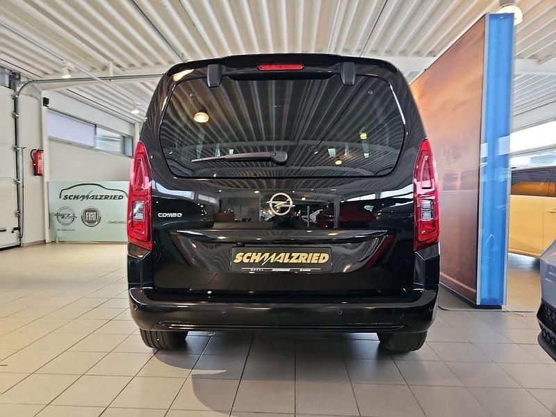 Gebraucht Opel Combo Life Elegance 131 PS (96 kW) 2022 Diamant schwarz/karbon schwarz Van / Kleinbus