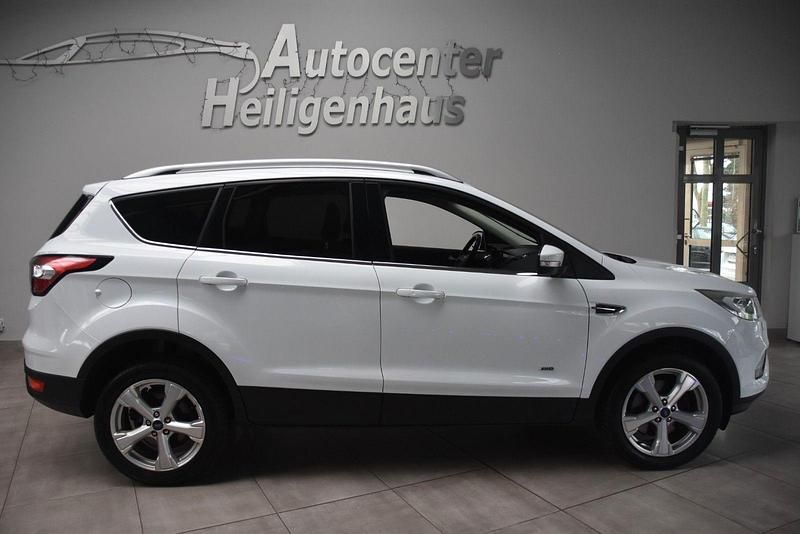 Gebraucht Ford Kuga Titanium 179 PS (131 kW) 2018 Weiß SUV