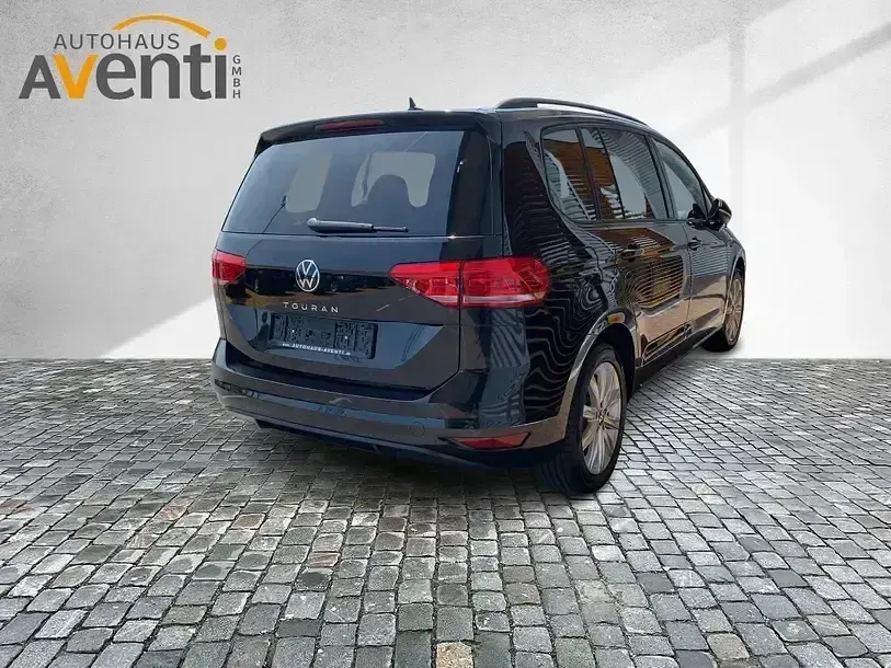 Gebraucht VW Touran Comfortline 150 PS (110 kW) 2024 Deep black perleffekt Van / Kleinbus