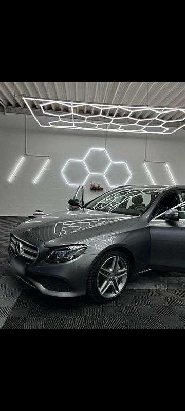 Gebraucht Mercedes E350 258 PS (189 kW) 2017 Grau Kombi