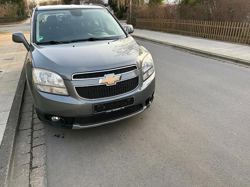 Gebraucht Chevrolet Orlando 163 PS (119 kW) 2012 Grau Van / Kleinbus