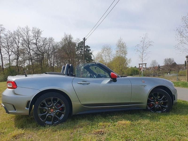 Gebraucht Abarth 124 Spider 170 PS (125 kW) 2017 Silber Cabrio