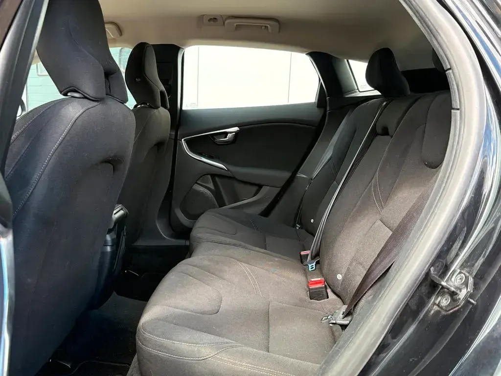 Gebraucht Volvo V40 114 PS (83 kW) 2013 Schwarz Limousine