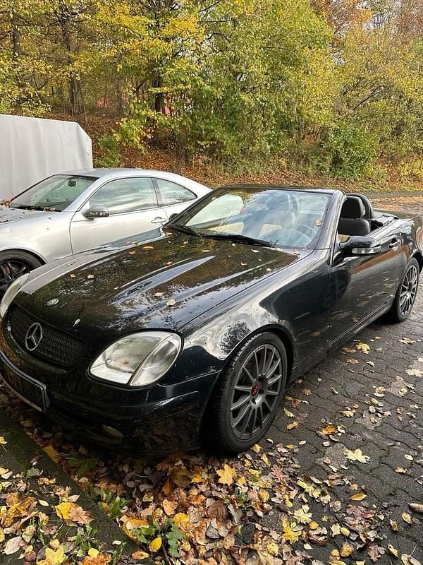 Schwarz Gebraucht 2001 Mercedes SLK200 Cabrio | 2.200 € - Bild 1/4