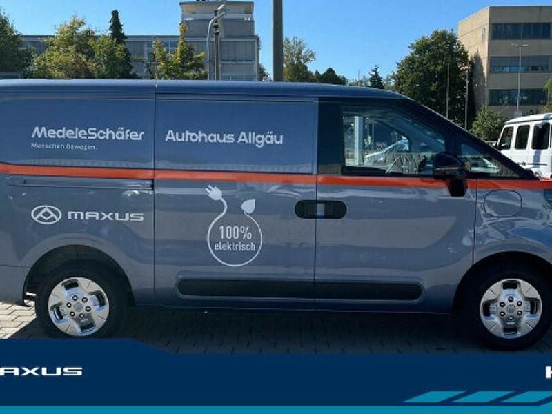Gebraucht Maxus EV80 88 kW (120 PS) 2025 Blau Van