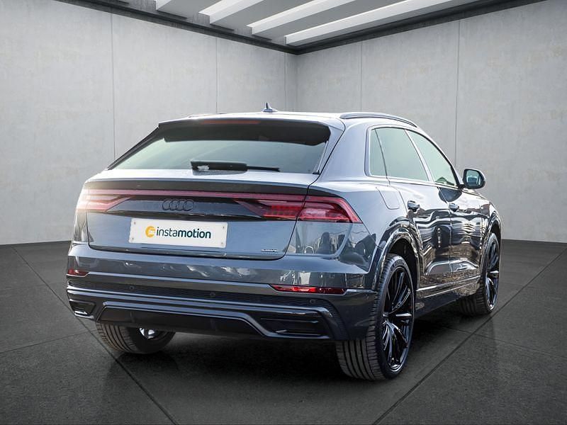 Gebraucht Audi Q8 S-Line 286 PS (210 kW) 2022 Grau SUV