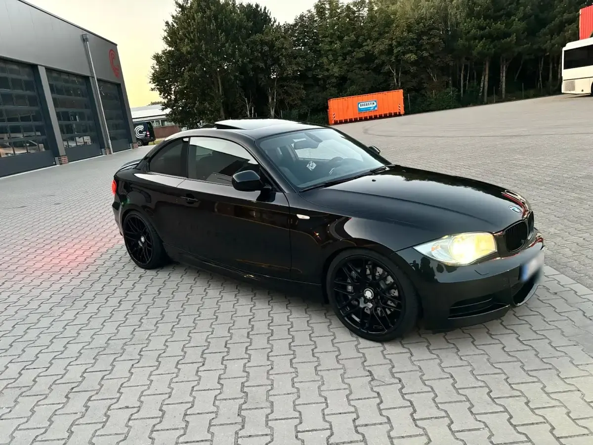 Gebraucht BMW 135 Coupé Performance 306 PS (225 kW) 2010 Schwarz Coupé