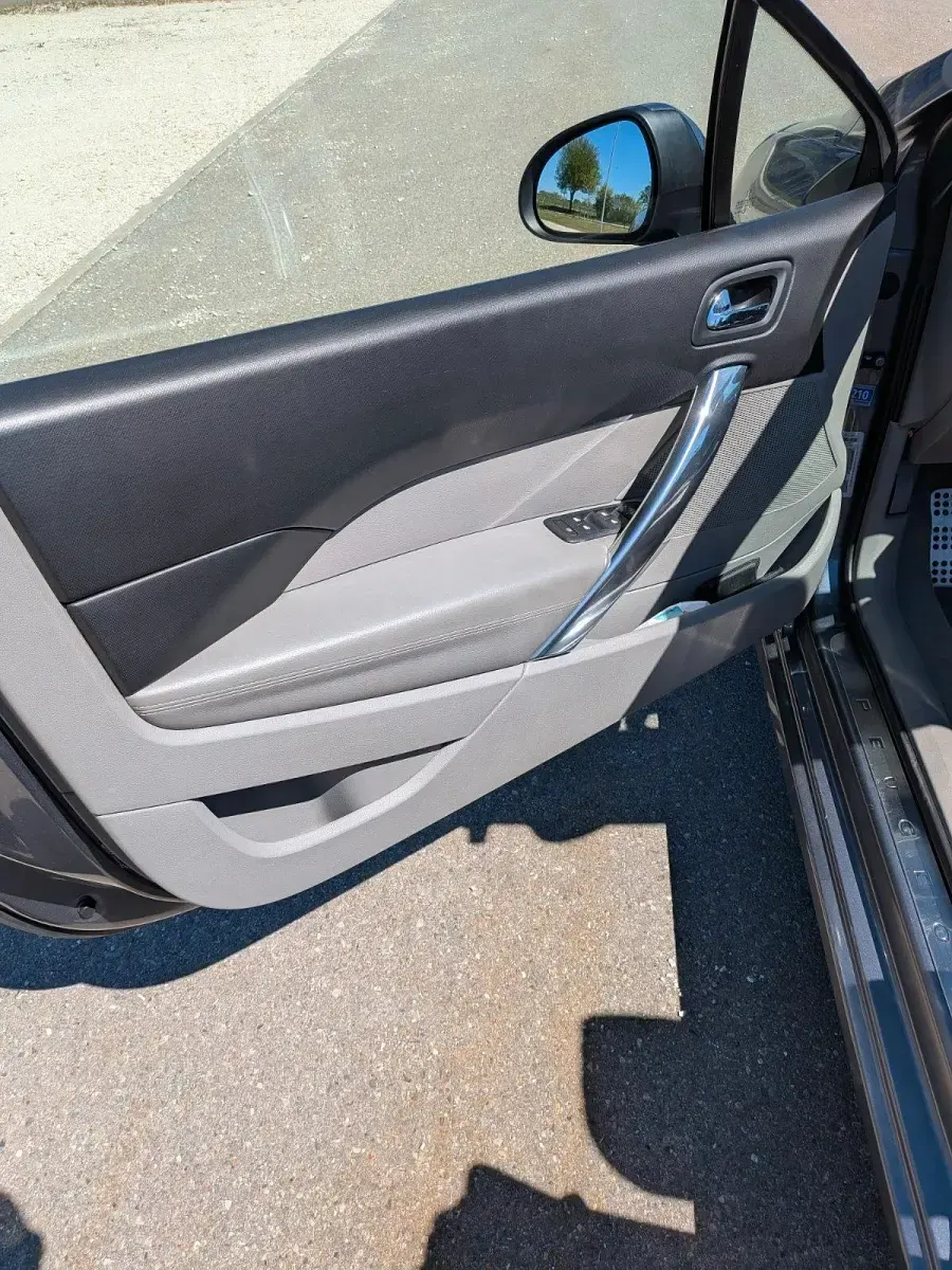 Gebraucht Peugeot 308 CC 155 PS (114 kW) 2011 Grau Cabrio