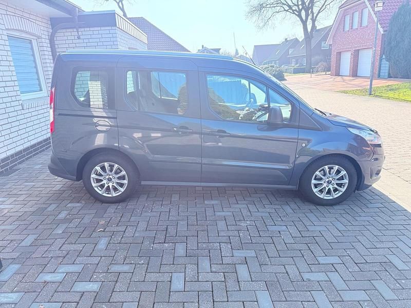 Gebraucht Ford Tourneo 115 PS (84 kW) 2014 Grau Kombi