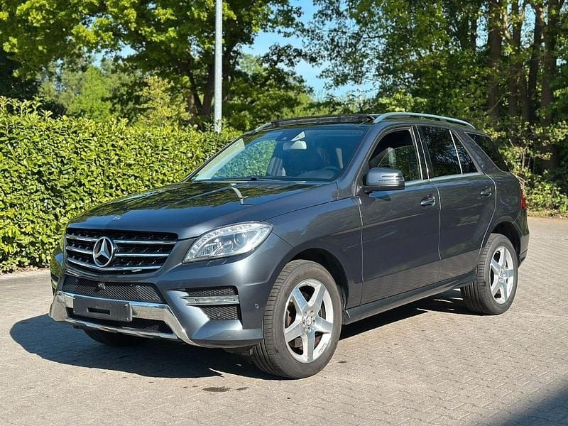 Grau Gebraucht 2014 Mercedes ML350 SUV | 17.990 € (Guter Preis) - Bild 1/2