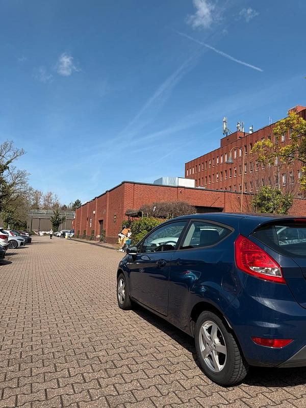 Gebraucht Ford Fiesta 82 PS (60 kW) 2010 Blau Kleinwagen