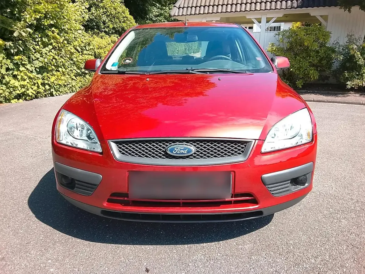 Gebraucht Ford Focus 80 PS (58 kW) 2006 Rot Limousine