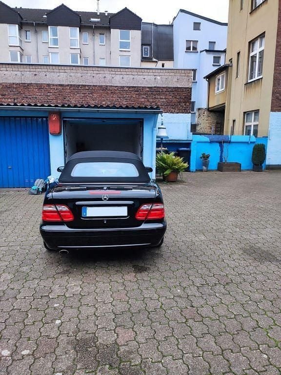 Rot Gebraucht 2001 Mercedes CLK320 Edition Coupé | 12.000 € - Bild 1/4