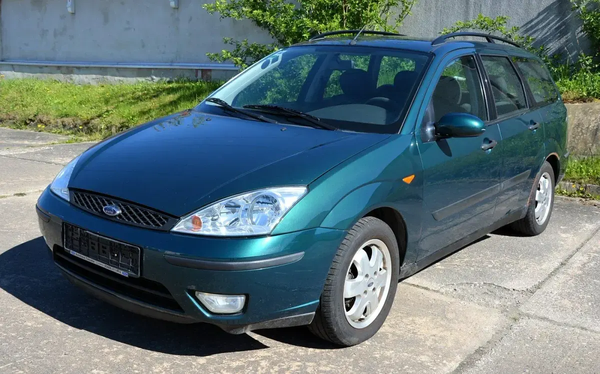 Usata Ford Focus Futura 101 CV (74 kW) 2002 Verde Station wagon