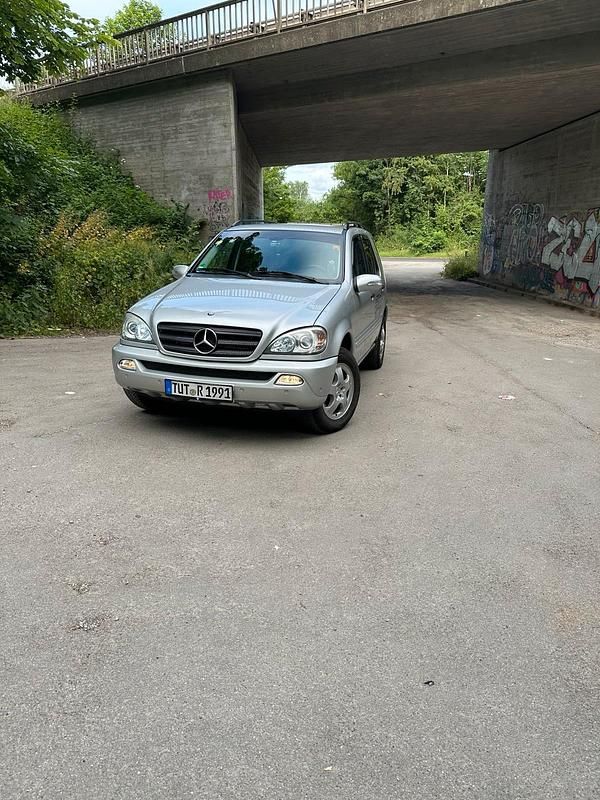 Gebraucht Mercedes ML270 200 PS (147 kW) 2004 Grau SUV