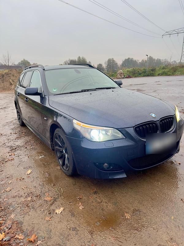 Gebraucht BMW 525 192 PS (141 kW) 2005 Blau Kombi