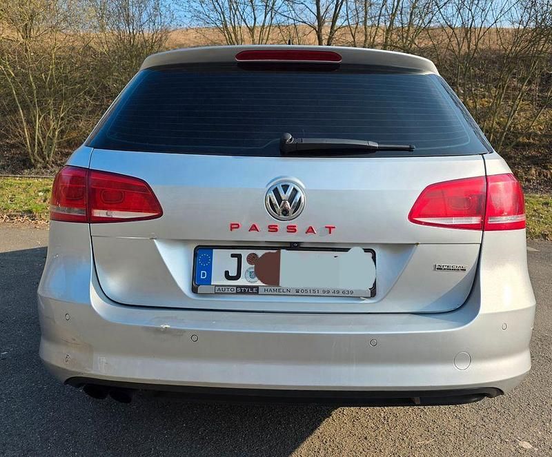 Second-hand VW Passat 140 CP (102 kW) 2014 Negru Break