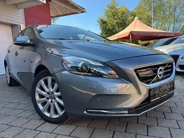 Gebraucht Volvo V40 Kinetic 120 PS (88 kW) 2016 Grau Limousine