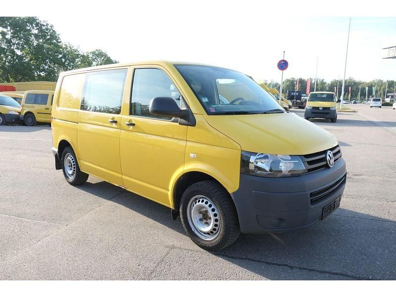 Używany VW Transporter 84 KM (61 kW) 2011 Żółty Van