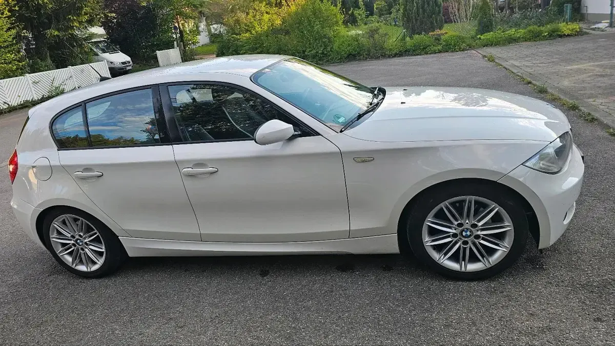 Gebraucht BMW 120 170 PS (125 kW) 2007 Weiß Kleinwagen