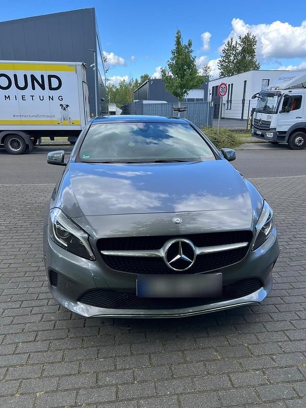 Gebraucht Mercedes A200 2016 Grau Limousine