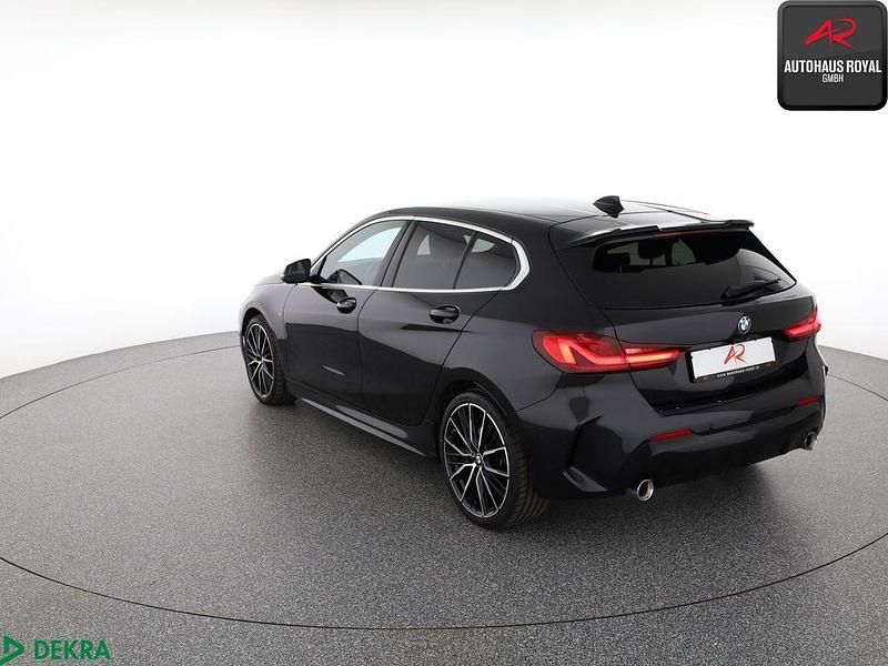 Gebraucht BMW 120 M Sport 190 PS (139 kW) 2022 Saphirschwarz Kleinwagen