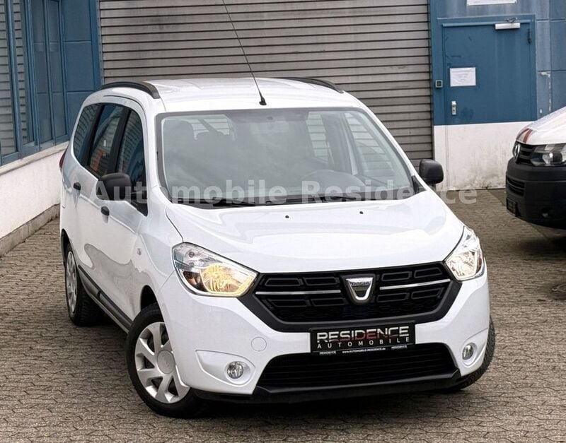 Gebraucht Dacia Lodgy 102 PS (75 kW) 2020 Weiß Van / Kleinbus