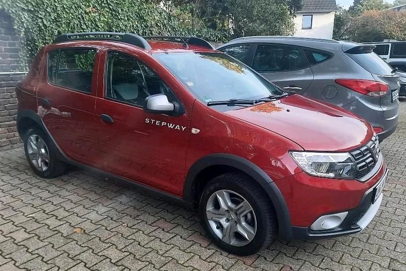 Rot Gebraucht 2019 Dacia Sandero Kleinwagen | 7.000 € (Superpreis) - Bild 1/4