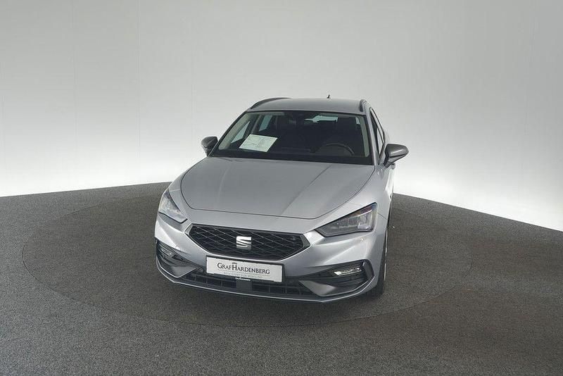 Silber Gebraucht 2022 Seat Leon FR Kombi | 15.910 € (Superpreis) - Bild 1/4
