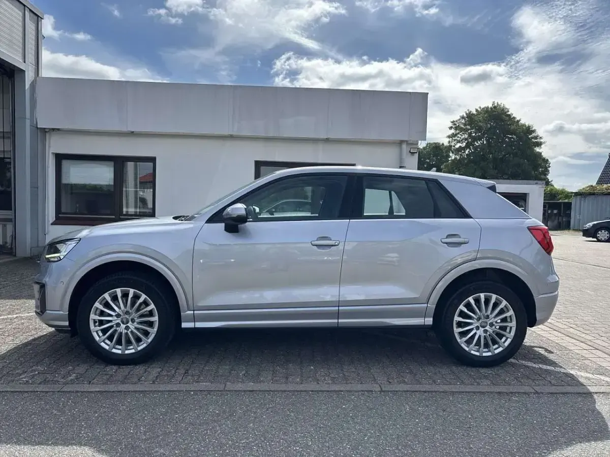 Gebraucht Audi Q2 Design 150 PS (110 kW) 2017 Florettsilber SUV