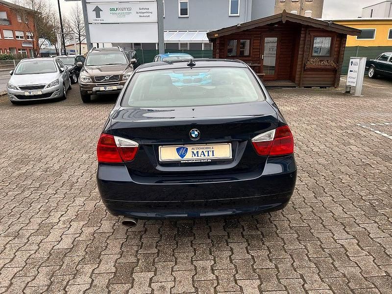 Gebraucht BMW 318 143 PS (105 kW) 2007 Monacoblau metallic Limousine